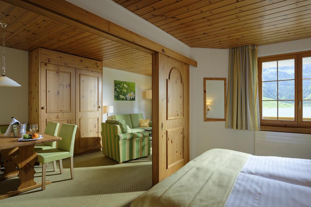 Hostellerie Am Schwarzsee Bad-Schwarzsee Habitación foto